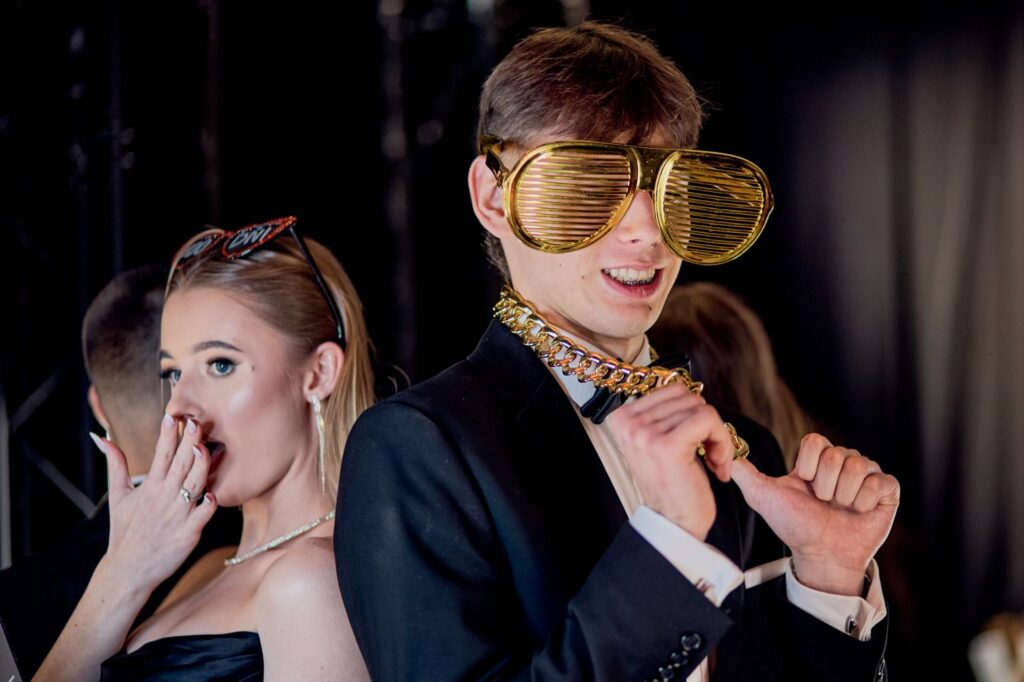 Ścianka tematyczna i strefa zdjęciowa na studniówkę