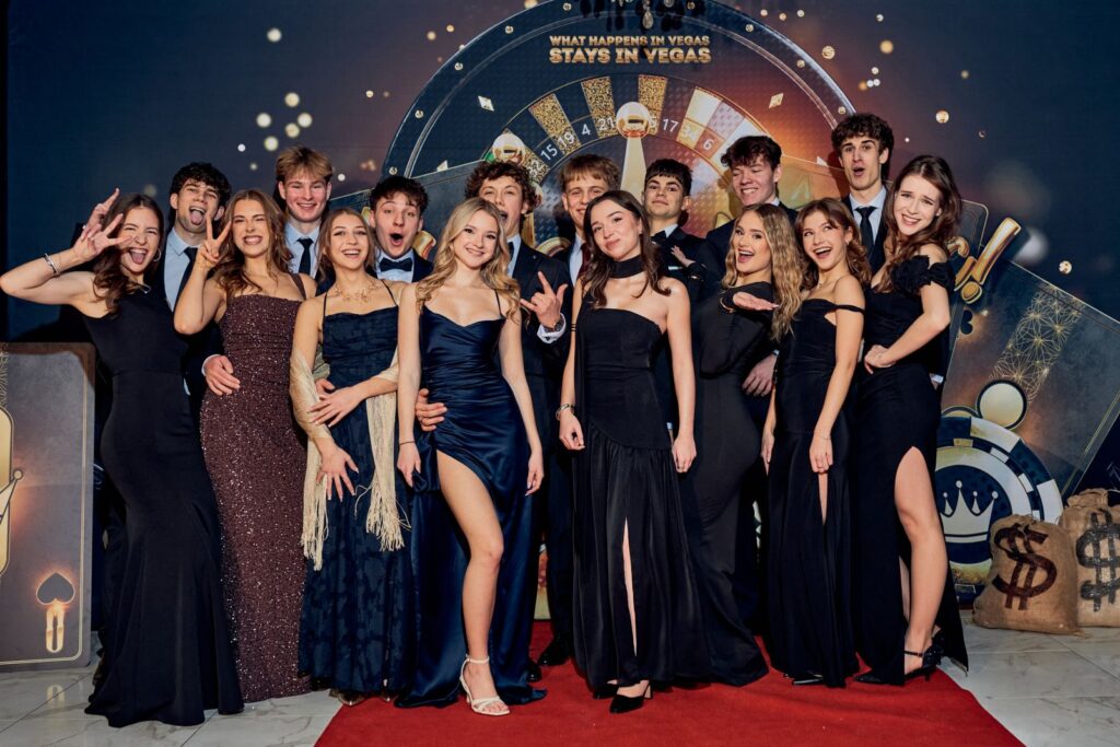 Sukienka na studniówkę 2027 - inspiracja